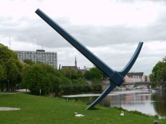 Die Spitzhacke wurde von Claes Oldenburg zur d7 in 1982 gestaltet